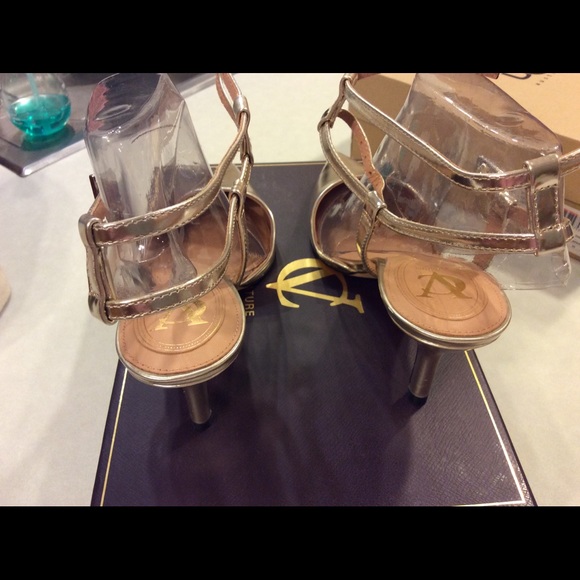 Vince Camuto shoes - Picture 7 of 8